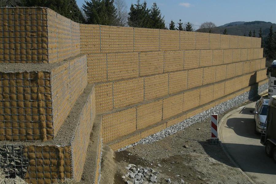 Mur anti-bruit en gabion à Wilwerwiltz