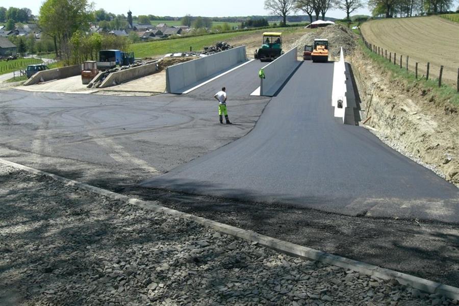 Fahrsilo mit L- und T-Elementen