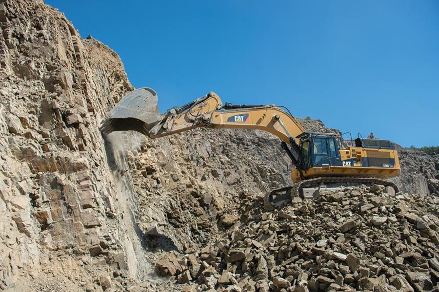 Des rochers, des hommes et des machines